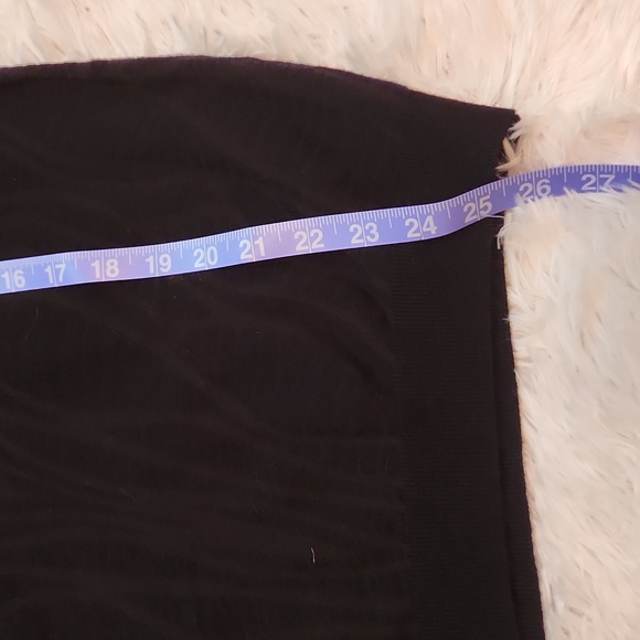 BCBG MAXAZARIA light semi sheer knit sweater - Picture 5 of 6